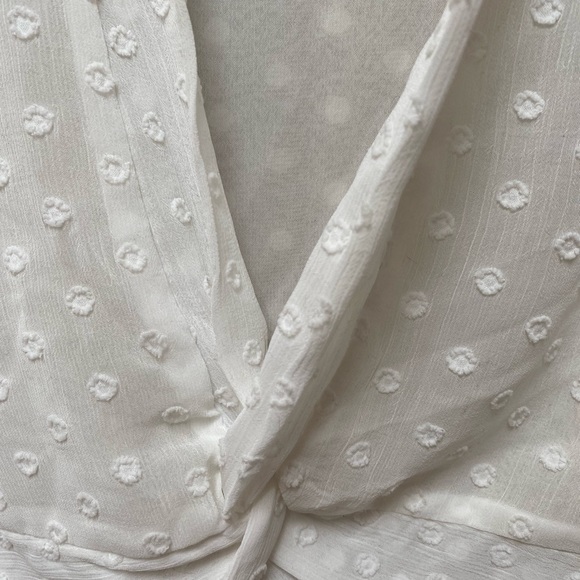 Lovers + Friends White Dotted Long Sleeve Flouncy Top Size M 🌿A6 - Picture 3 of 10